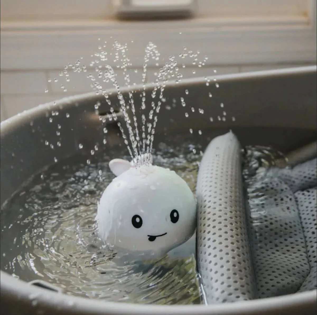 Light Whale Bath Toy - Image 7